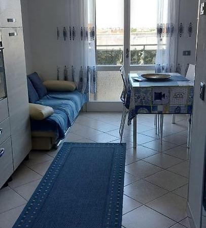 Appartamento In Sottomarina Di Chioggia Luaran gambar